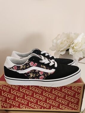 Vans Old Skool Sneakers — Black with Pink Floral Panels 🩷🖤💮